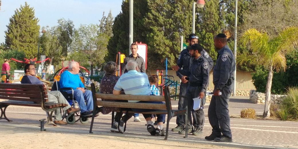 האם מישהו ראה, האם מישהו שמע. מחפשים את יונתן בכל השכונות (צילום: דוברות המשטרה)